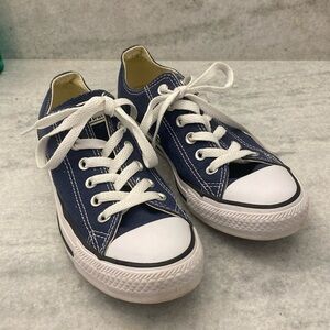 Navy Converse Chuck Taylor All Star Low Tops